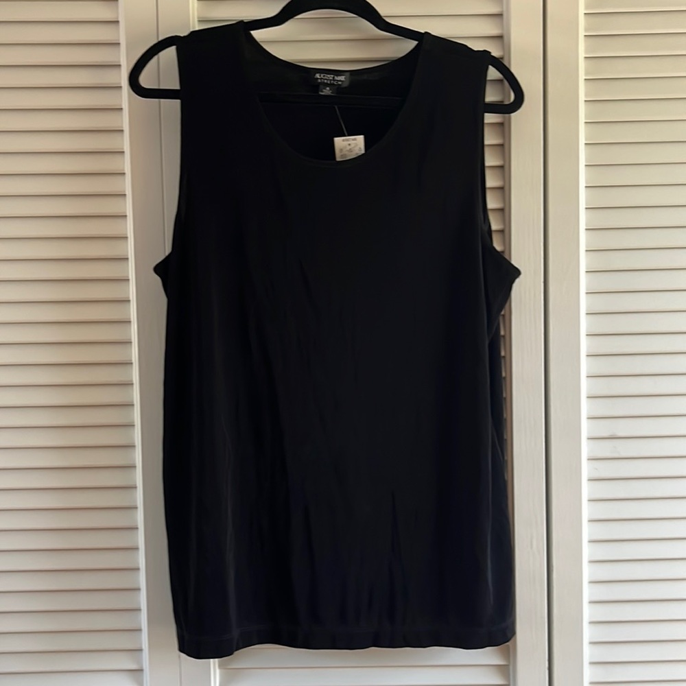 NWT August Max Stretch tank in black